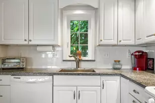 15 Atlantic Ave, Boothbay Harbor, ME 04538 - Photo 17
