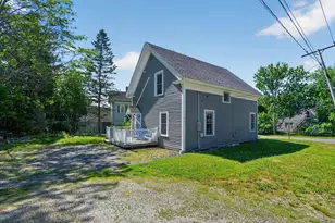 79 Oak St, Ellsworth, ME 04605 - Photo 3