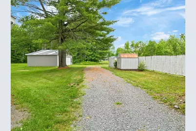1050 Main Street, Palmyra, ME 04965 - Photo 3