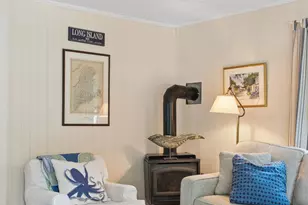 28 Beach Ave, Long Island, ME 04050 - Photo 9