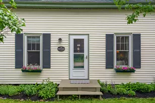 28 Beach Ave, Long Island, ME 04050 - Photo 3