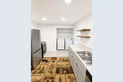 25 1/2 Elm Street, East Millinocket, ME 04430 - Photo 9