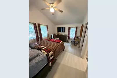 25 1/2 Elm Street, East Millinocket, ME 04430 - Photo 11