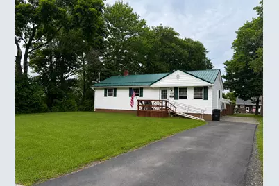 25 1/2 Elm Street, East Millinocket, ME 04430 - Photo 3