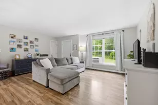 41 Daffodil Ln, Cumberland, ME 04021 - Photo 5