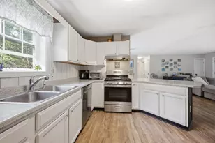 41 Daffodil Ln, Cumberland, ME 04021 - Photo 11