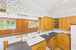 28 York St, Caribou, ME 04736 - Photo 7
