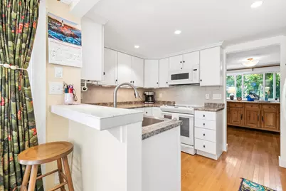 27 Somerset Avenue, Old Orchard Beach, ME 04064 - Photo 9