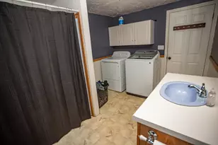 60 Summit St, Mexico, ME 04257 - Photo 5