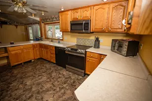 60 Summit St, Mexico, ME 04257 - Photo 1