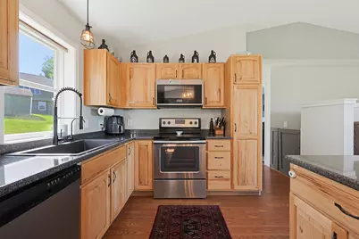 72 Frost Hill Avenue, Lisbon, ME 04252 - Photo 9