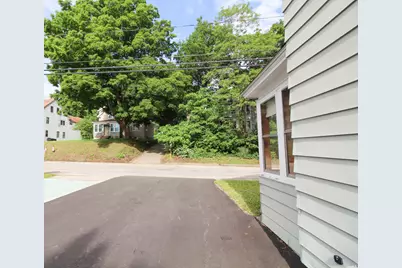 633 Prospect Avenue, Rumford, ME 04276 - Photo 3