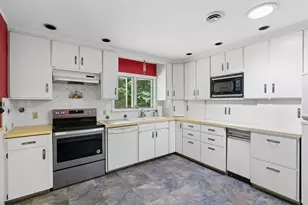 52 Robinson Gardens, Lewiston, ME 04240 - Photo 5