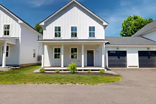 21 Magnolia Ln, Gardiner, ME 04345 - Photo 1
