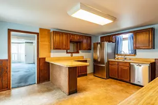 27 Warren St, Rockland, ME 04841 - Photo 11