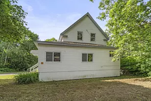32 Clinton St, Milo, ME 04463 - Photo 3