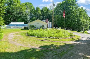 573 Augusta Rd, Belgrade, ME 04917 - Photo 9