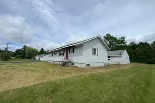 324 Stinson St, Pittsfield, ME 04967 - Photo 9