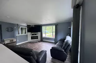 1058 Pleasant St, Blue Hill, ME 04614 - Photo 9