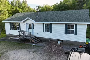 1058 Pleasant St, Blue Hill, ME 04614 - Photo 3