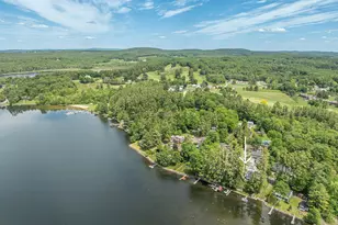 32 Creek Ln, Manchester, ME 04351 - Photo 3