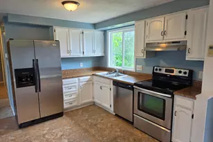 565 Old Lewiston Rd, Winthrop, ME 04364 - Photo 11