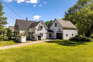 364 Commercial St, Rockport, ME 04856 - Photo 1