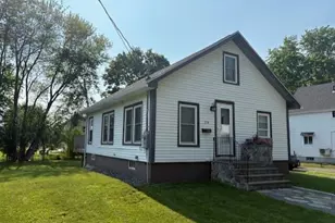 274 Parkview Ave, Bangor, ME 04401 - Photo 1
