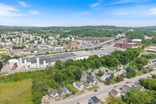 246 Lincoln St, Lewiston, ME 04240 - Photo 27