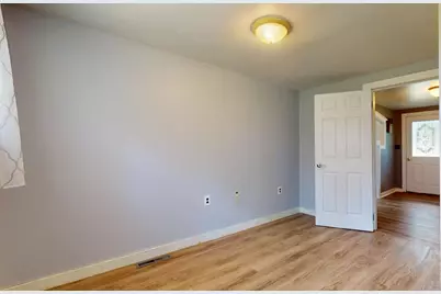 533 W Broadway, Lincoln, ME 04457 - Photo 17