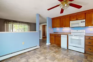 533 W Broadway, Lincoln, ME 04457 - Photo 9