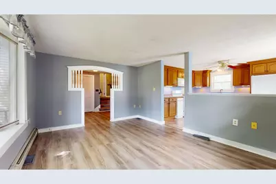 533 W Broadway, Lincoln, ME 04457 - Photo 11