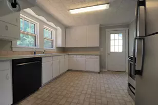 8 Fairview Ave, Augusta, ME 04330 - Photo 9