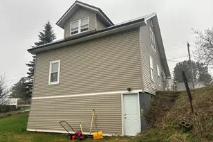 43 Spring St, Caribou, ME 04736 - Photo 3