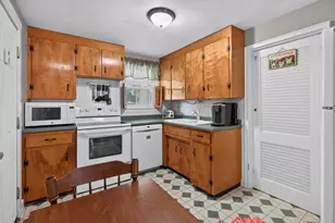 15 Brewster St, Bangor, ME 04401 - Photo 17