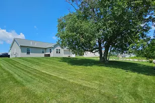 8 Meadow Dr, Waterville, ME 04901 - Photo 5