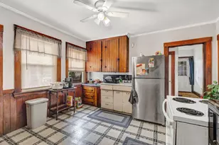 10 Deane St, Portland, ME 04102 - Photo 5