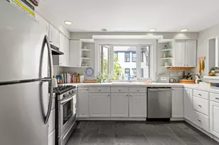 27 Pine St, Portland, ME 04102 - Photo 5