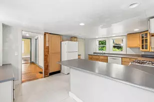 13 Green St, Topsham, ME 04086 - Photo 9