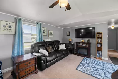 9 Long Avenue, Clinton, ME 04927 - Photo 3