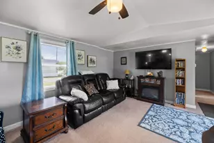 9 Long Ave, Clinton, ME 04927 - Photo 3