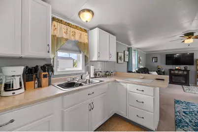 9 Long Avenue, Clinton, ME 04927 - Photo 25