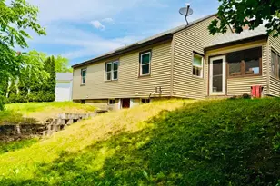 14 Howard St, Mexico, ME 04257 - Photo 5