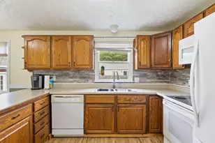 11 Miller St, Sanford, ME 04073 - Photo 13