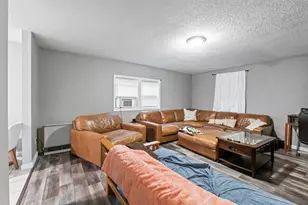 22 Spring St, Gardiner, ME 04345 - Photo 3