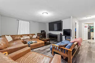 22 Spring St, Gardiner, ME 04345 - Photo 15