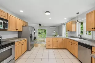 16 Woodside Dr, Gorham, ME 04038 - Photo 9