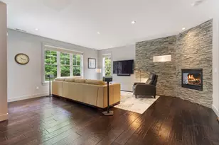 27 Sycamore Ln, Kennebunk, ME 04043 - Photo 5