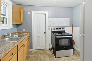 82 Hampshire St, Auburn, ME 04210 - Photo 9
