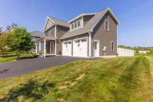 16 Cumberland Ln, Gorham, ME 04038 - Photo 3